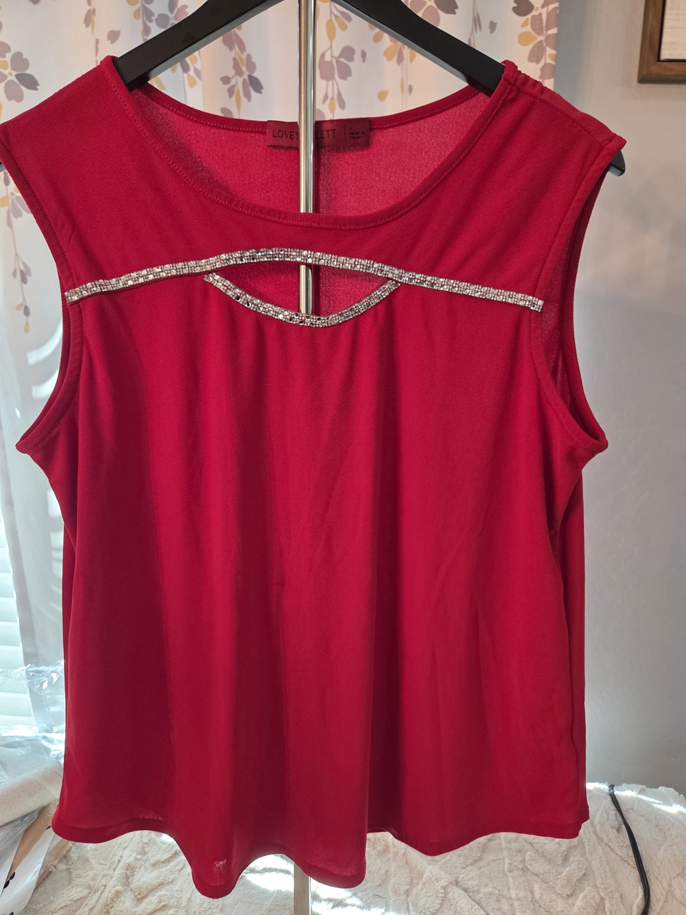Scarlett Red Sleeveless Tank with Rhinestone Accents Blouse Size Womans Large‎